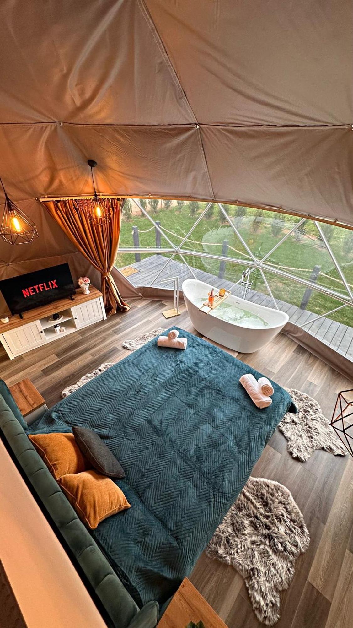 Green Garden Glamping Retezat Balan  ภายนอก รูปภาพ