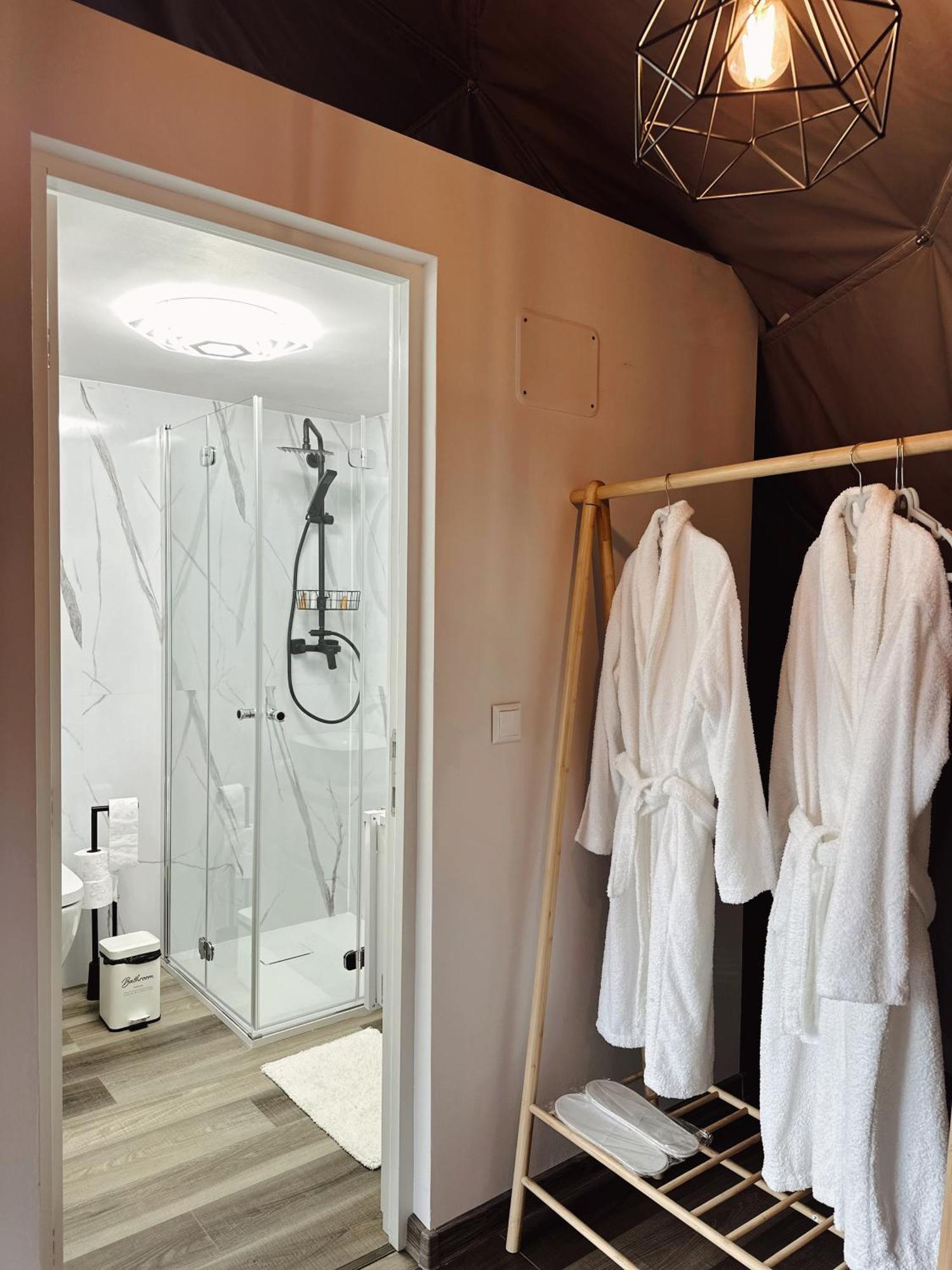 Green Garden Glamping Retezat Balan  ภายนอก รูปภาพ