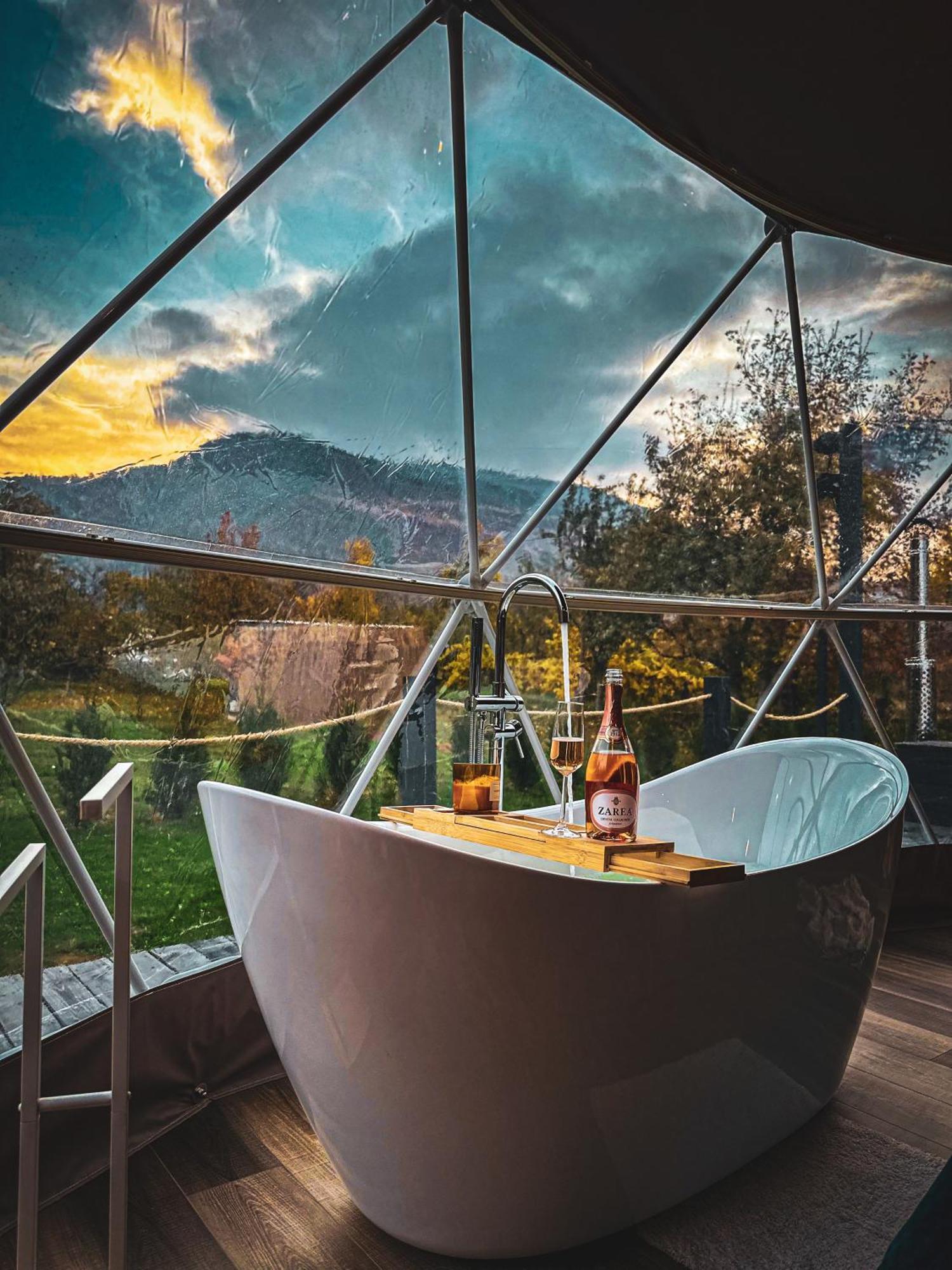 Green Garden Glamping Retezat Balan  ภายนอก รูปภาพ