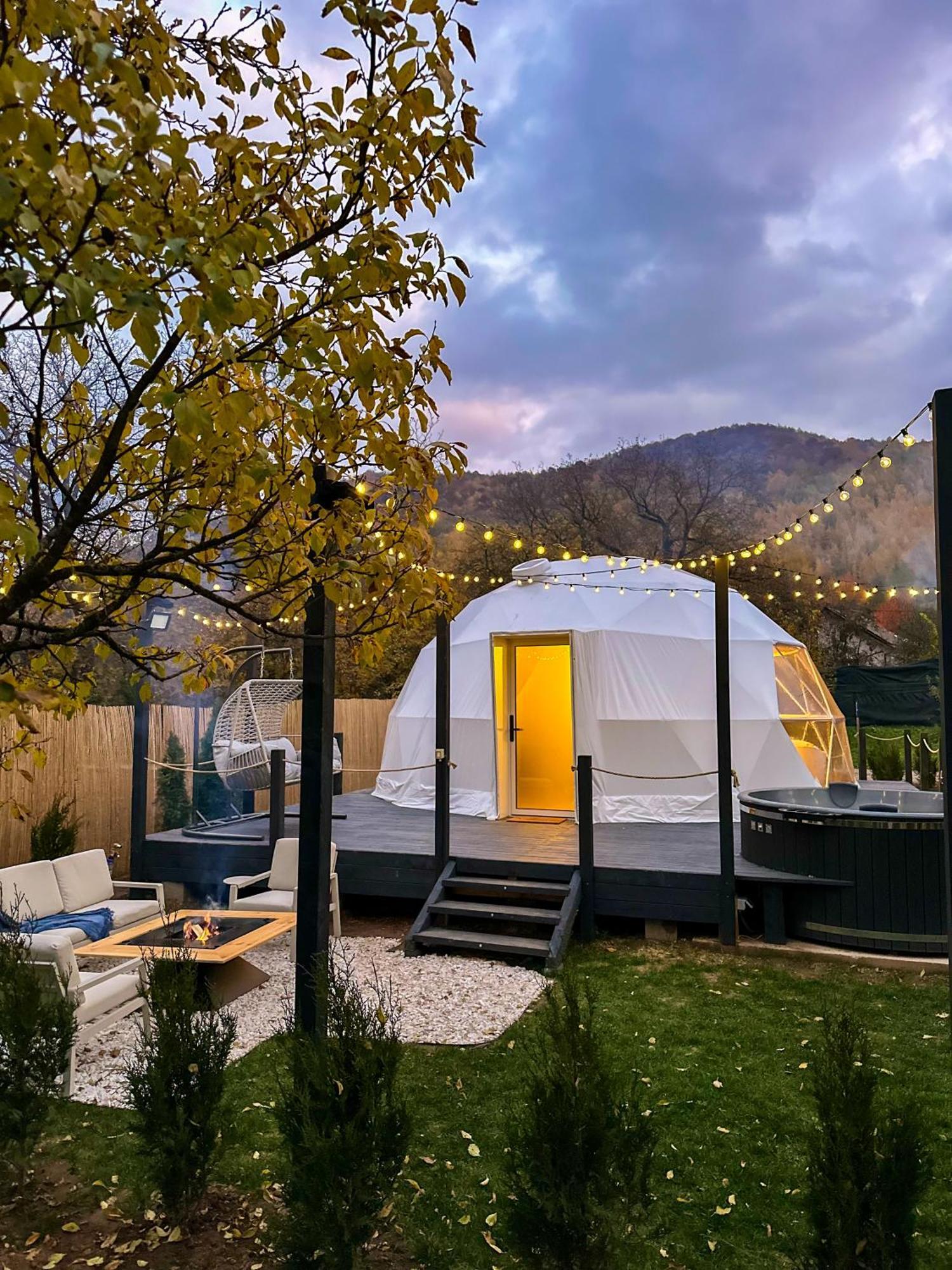 Green Garden Glamping Retezat Balan  ภายนอก รูปภาพ
