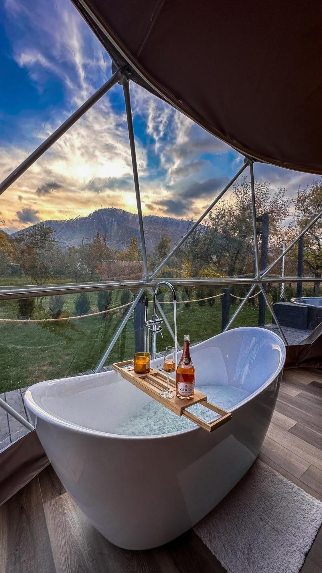Green Garden Glamping Retezat Balan  ภายนอก รูปภาพ